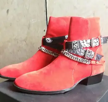 Новые красные ботинки 